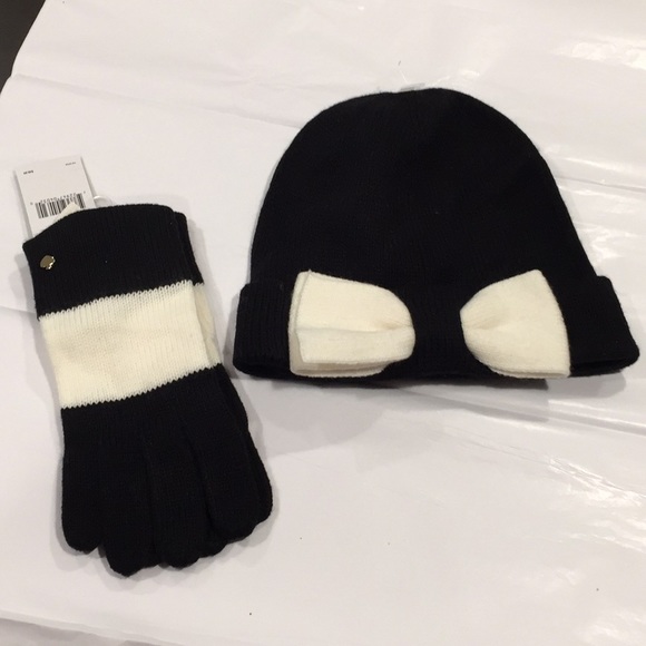 kate spade Accessories - Original Kate Spade beanie and gloves set